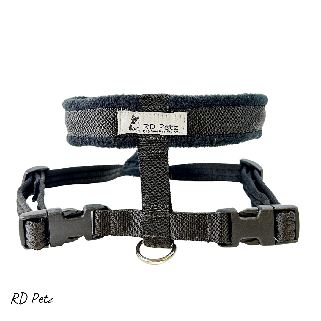 Petz medium size fleece black color harness